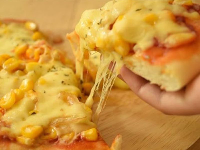 Cách làm pizza bắp phô mai